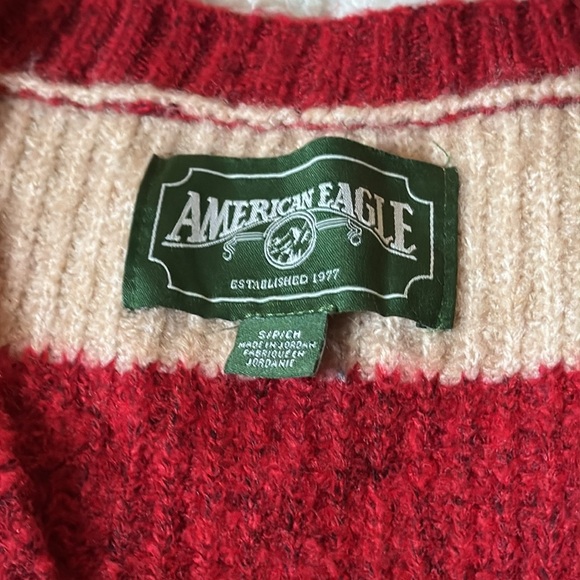 American Eagle Red Beige Striped Button Front Cropped V Neck Cardigan size Small - Picture 11 of 16